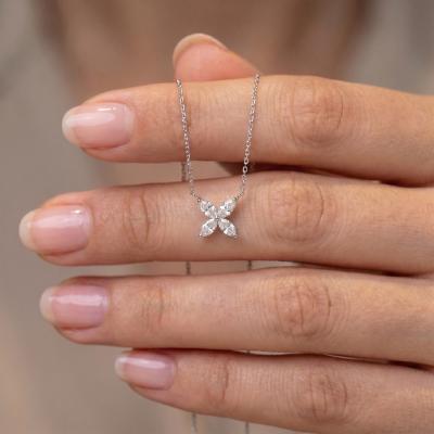 0,20 Karat Yonca Markiz Pırlanta Kolye KL02344