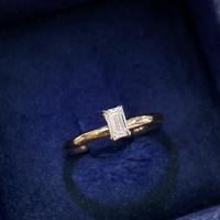 0,30 Karat Gia Sertifikalı Emerald Tektaş Pırlanta Yüzük