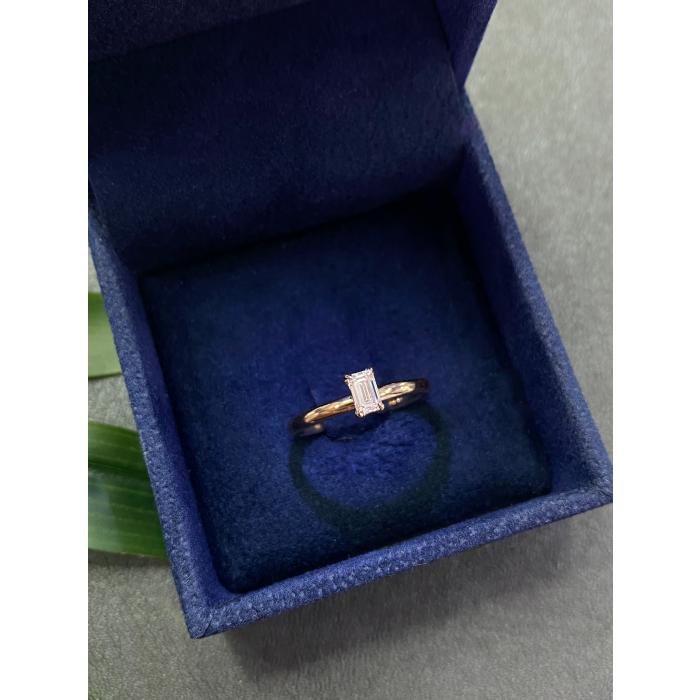 0,30 Karat Gia Sertifikalı Emerald Tektaş Pırlanta Yüzük