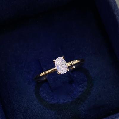 0,30 Karat Gia Sertifikalı Oval Tektaş Pırlanta Yüzük