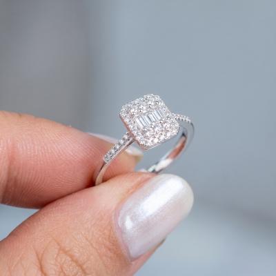 0,33 Karat Boşluksuz Baget Pırlanta Yüzük YZ23283