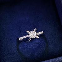 0,40 Karat Hrd Sertifikalı Kenar Taşlı Badem Pırlanta Tektaş Yüzük 