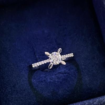 0,40 Karat Hrd Sertifikalı Kenar Taşlı Badem Pırlanta Tektaş Yüzük 