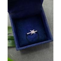 0,40 Karat Hrd Sertifikalı Kenar Taşlı Badem Pırlanta Tektaş Yüzük 