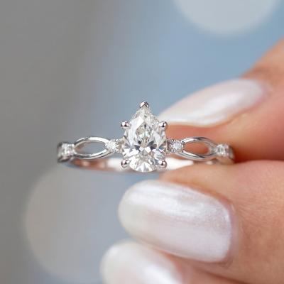 0,44 Karat Tasarım Damla Tektaş Yüzük YZ23027