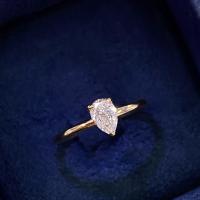 0,50 Karat Gia Sertifikalı Damla Pırlanta Yüzük