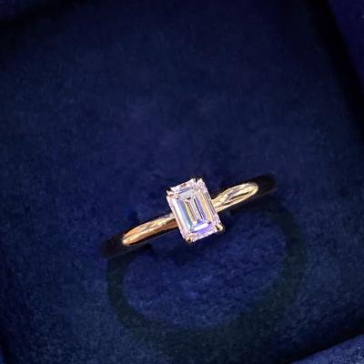 0,50 Karat Gia Sertifikalı Emerald Pırlanta Yüzük