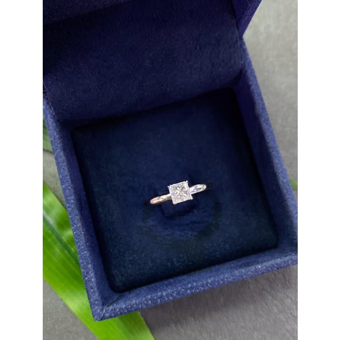 0.50 Karat Gia Sertifikalı Kare Prenses Pırlanta Yüzük