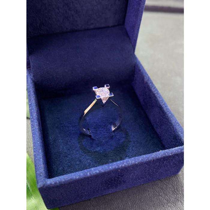 0.50 Karat Hrd Sertifikalı V Tektaş Pırlanta Yüzük