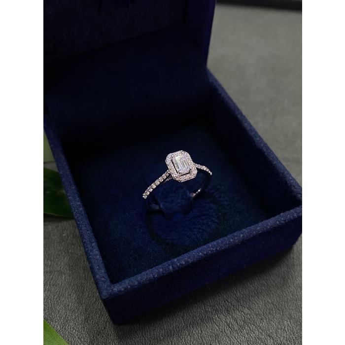 0,55 Karat Gia Sertifikalı Emerald Halo Tektaş Yüzük 