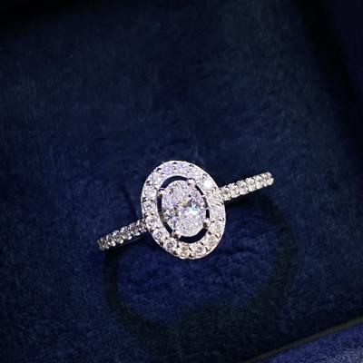 0,55 Karat Gia Sertifikalı Oval Halo Tektaş Yüzük