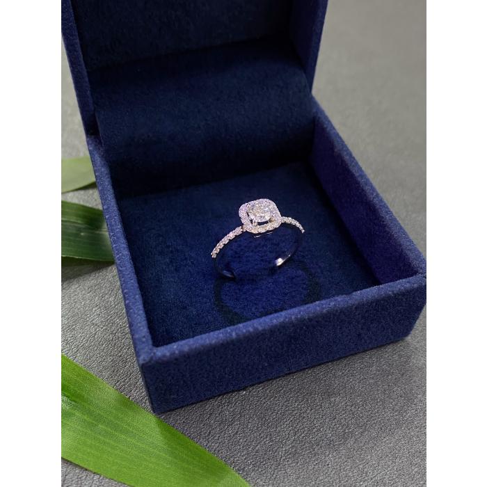 0,55 Karat Hrd Sertifikalı Prenses Tektaş Pırlanta Yüzük