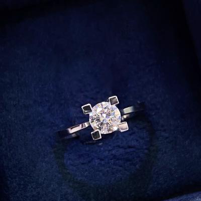 0,60 Karat Hrd Sertifikalı V Tektaş Pırlanta Yüzük