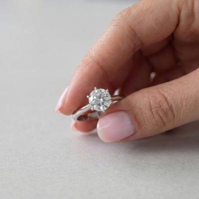 0,70 Karat Gia Sertifikalı 6 Tırnak Tiff Pırlanta Yüzük 