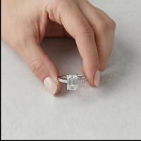 5,20 Karat Emerald Kesim Kenar Taşlı Lab Diamond Yüzük YZ22566